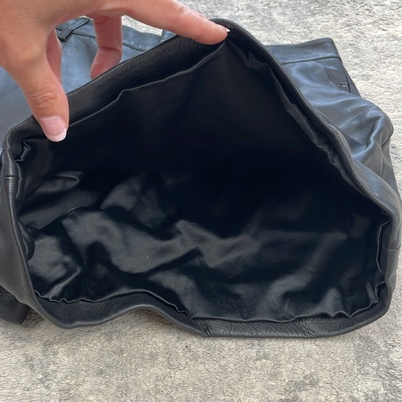 Alice + Olivia Conry Lamb Leather Cuffed Pleated Shorts High Rise Black - Picture 14 of 15